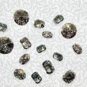 Эффект Patina кристаллов Swarovski - впечатляющий эффект, который придает дополнительный сияющий блеск кристаллам. 